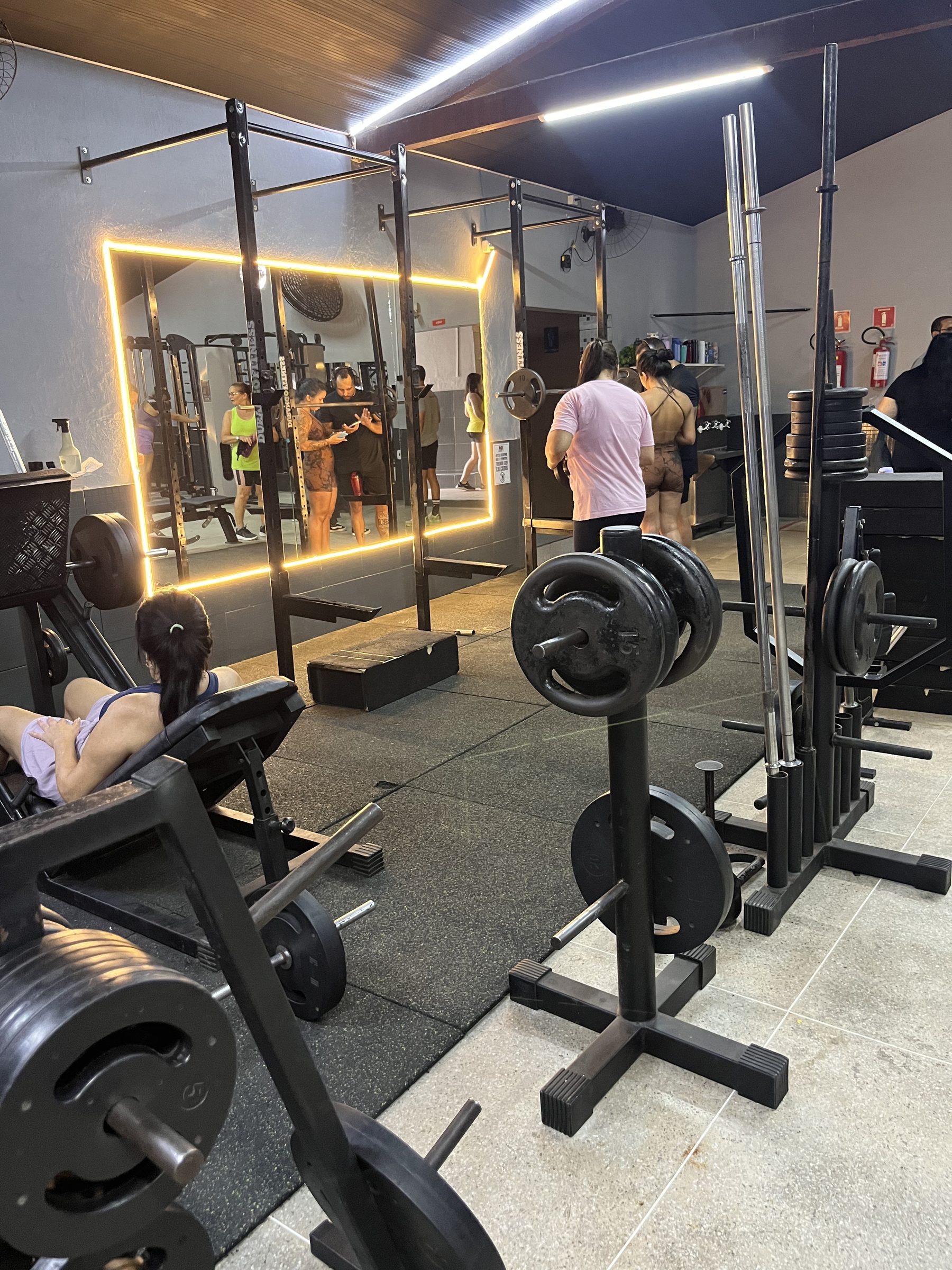 Sala de musculação da MVFIT